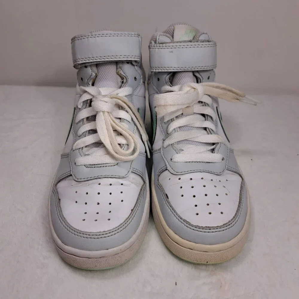 Nike Boys Court‎ Borough Mid 2 CD7782-011 White Basketball Shoes Sneakers Sz 5Y